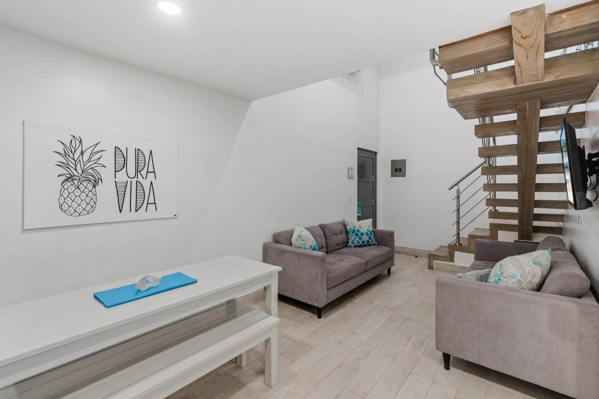 Iguana Surf Camp Hotel Tamarindo Kültér fotó