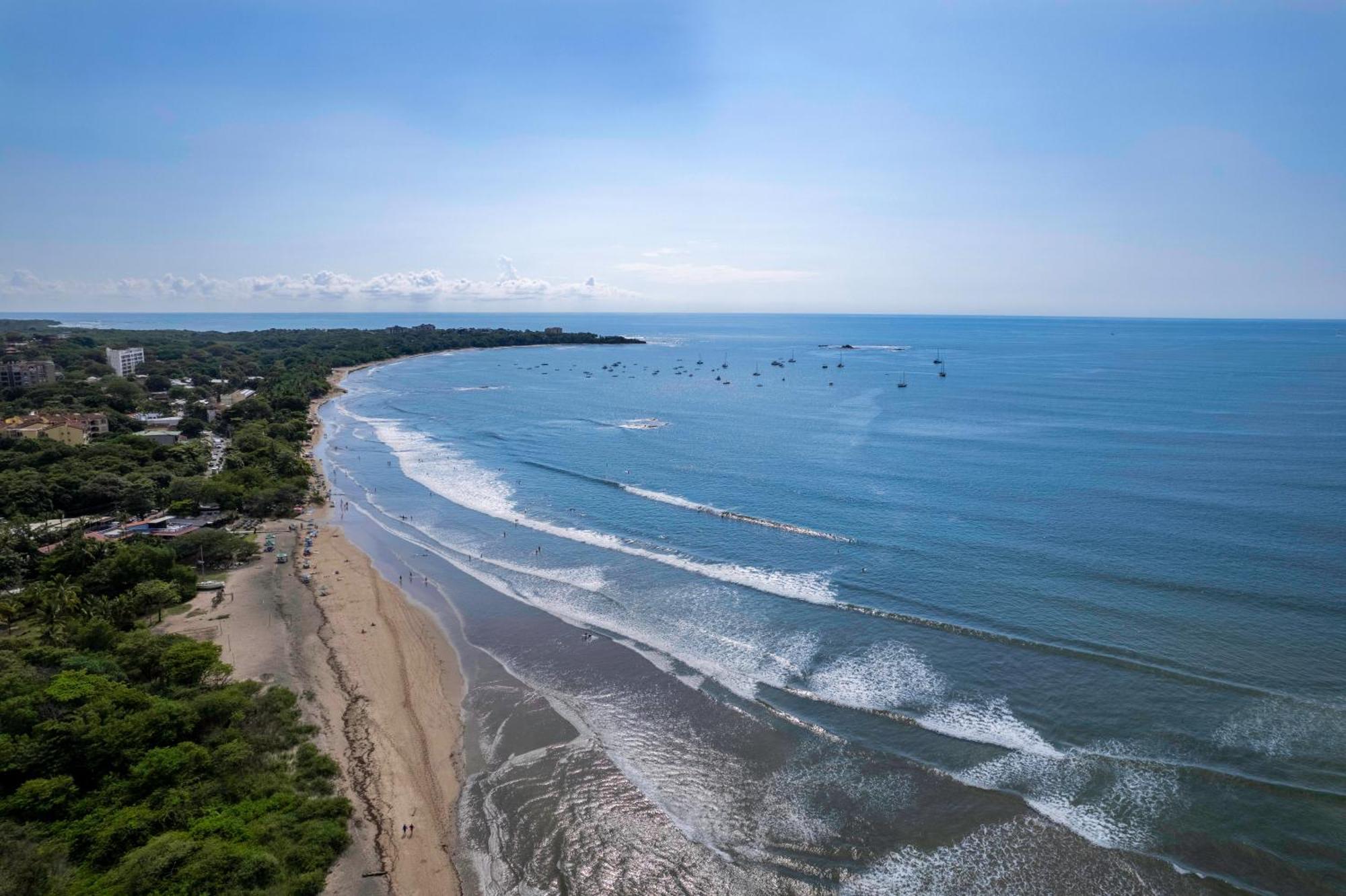 Iguana Surf Camp Hotel Tamarindo Kültér fotó